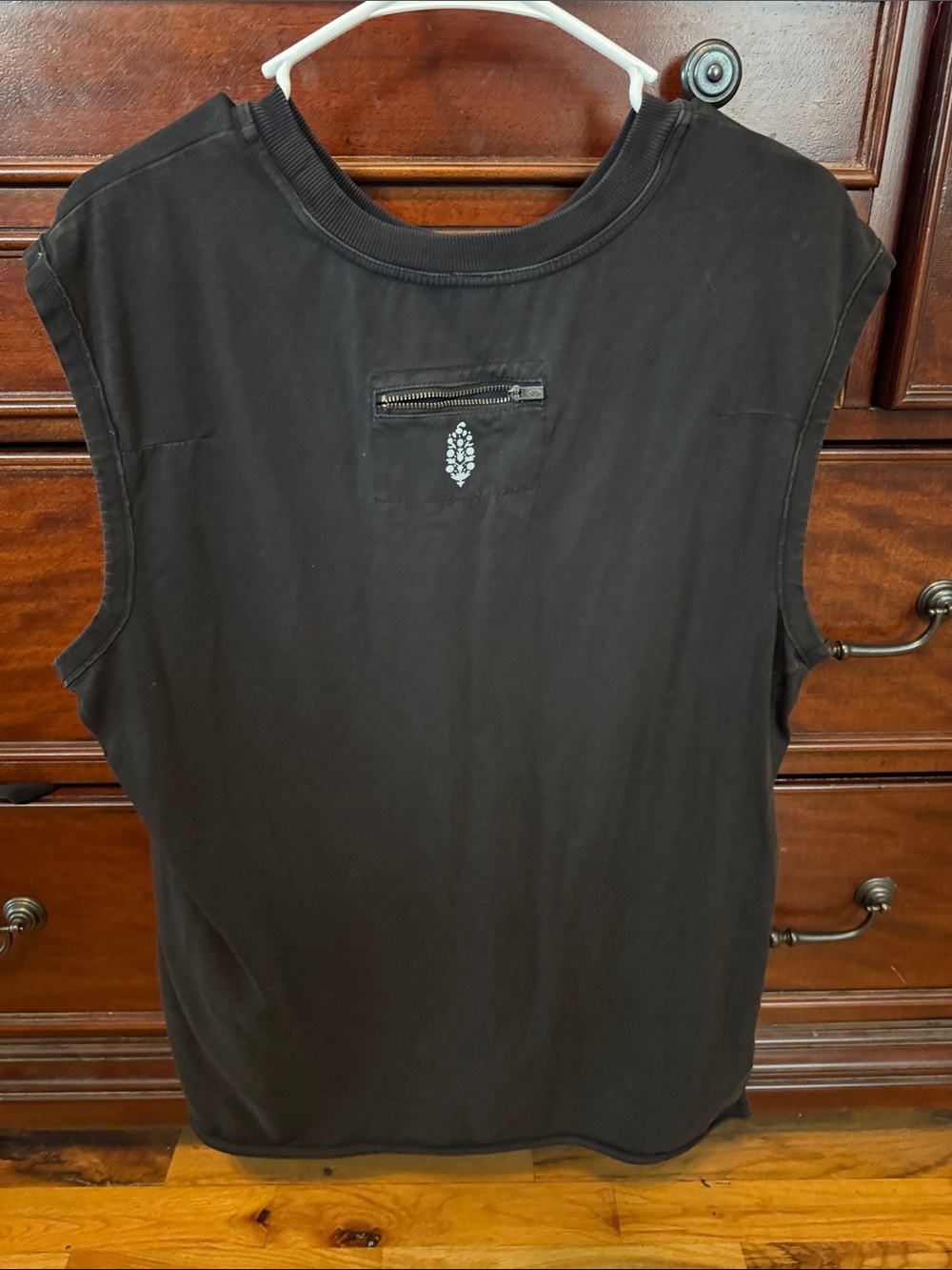 FP Movement by Free People Black Sleeveless Muscle Tee with Zip Pocket